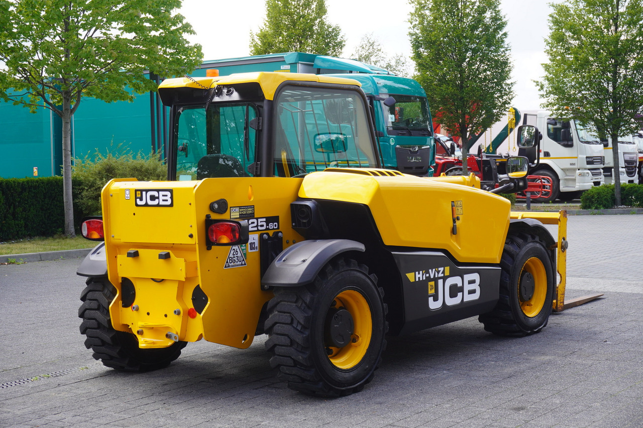 JCB 525-60T5 / 2022 / 860 MTH! / 2.5 T / Reach 6 m / joystick - Teleskopinis ratinis krautuvas: foto 5 JCB 525-60T5 / 2022 / 860 MTH! / 2.5 T / Reach 6 m / joystick - Teleskopinis ratinis krautuvas: foto 5
