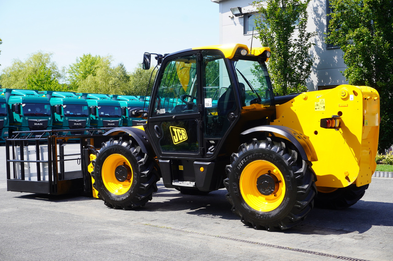 JCB 535-95 / 3.5 T / range 9.5 m / joystick - Teleskopinis ratinis krautuvas: foto 3 JCB 535-95 / 3.5 T / range 9.5 m / joystick - Teleskopinis ratinis krautuvas: foto 3