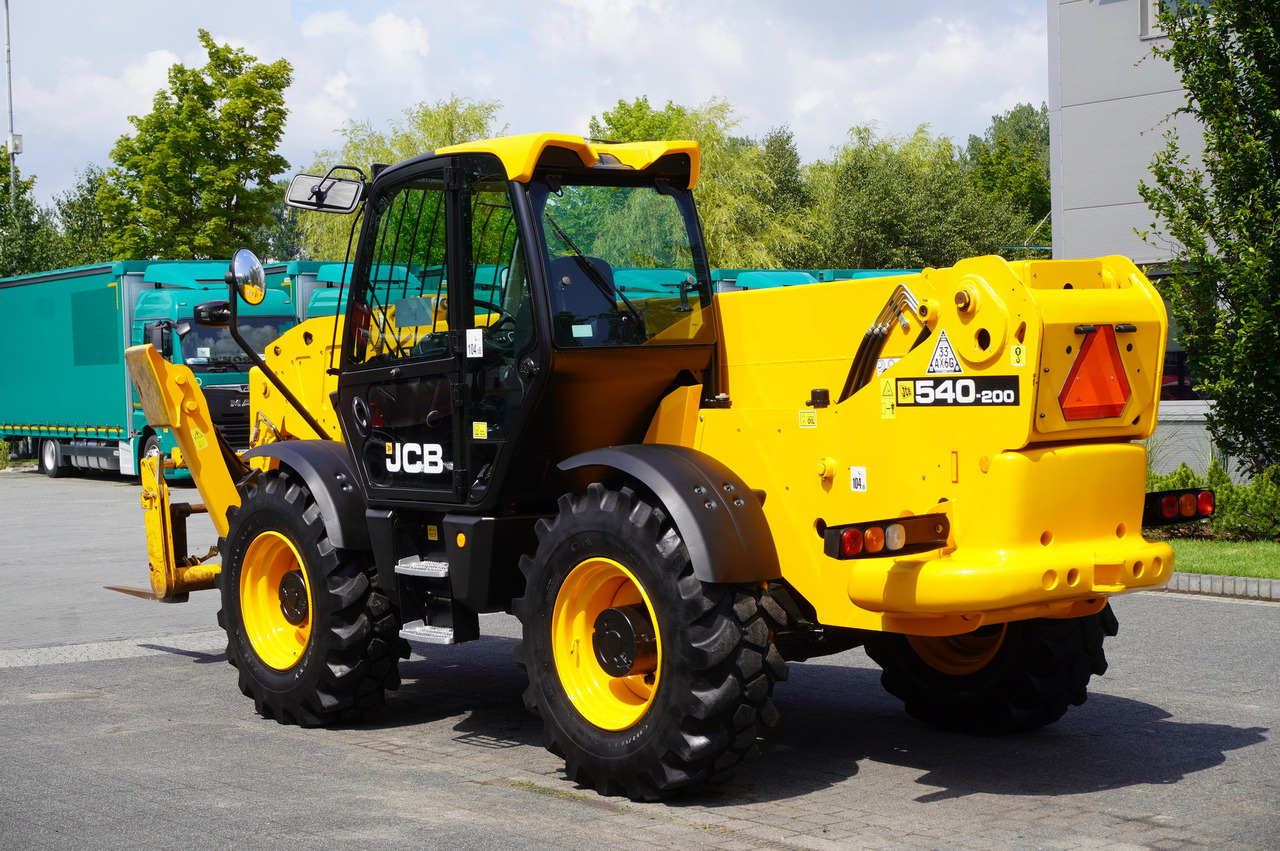 JCB 540-200 Telescopic Loader / 20 m reach / joystick - Teleskopinis ratinis krautuvas: foto 4 JCB 540-200 Telescopic Loader / 20 m reach / joystick - Teleskopinis ratinis krautuvas: foto 4