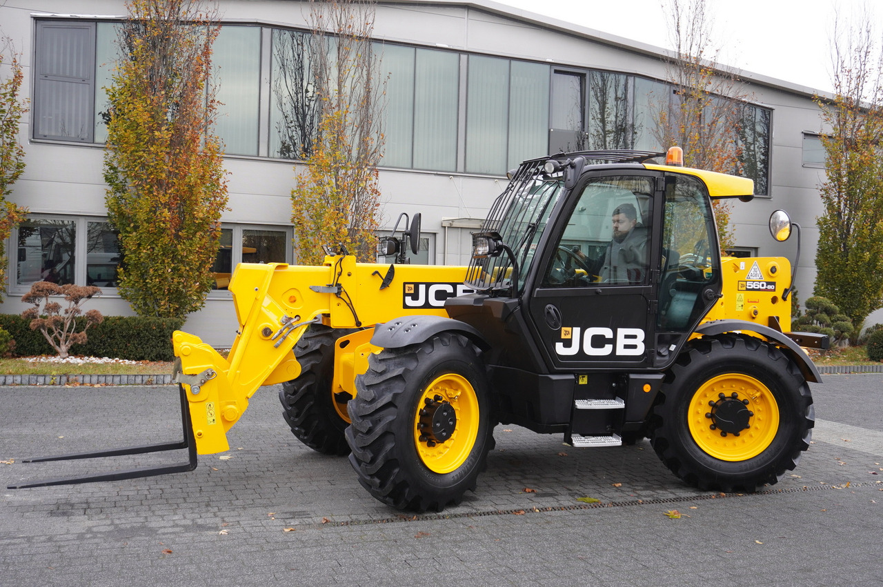 JCB 560-80 / 6 ton lifting capacity / power 146 HP - Teleskopinis krautuvas: foto 4 JCB 560-80 / 6 ton lifting capacity / power 146 HP - Teleskopinis krautuvas: foto 4
