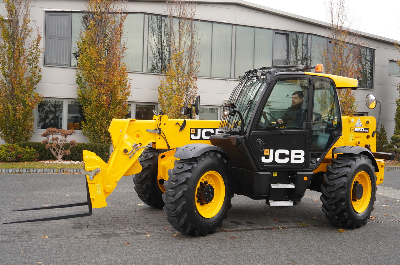 JCB 560-80 / 6 ton lifting capacity / power 146 HP - Teleskopinis krautuvas: foto 5 JCB 560-80 / 6 ton lifting capacity / power 146 HP - Teleskopinis krautuvas: foto 5