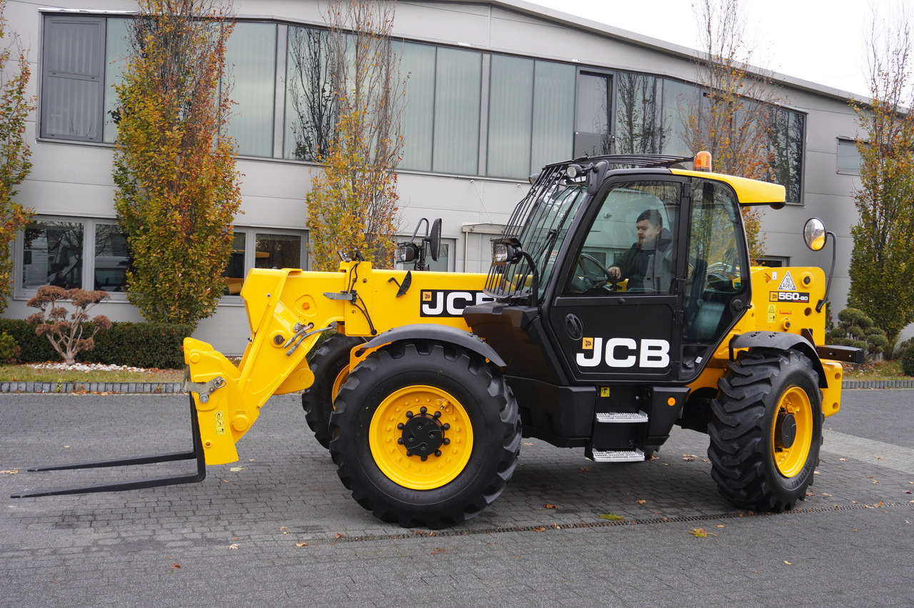 JCB 560-80 / 6 ton lifting capacity / power 146 HP - Ratinis krautuvas: foto 5 JCB 560-80 / 6 ton lifting capacity / power 146 HP - Ratinis krautuvas: foto 5