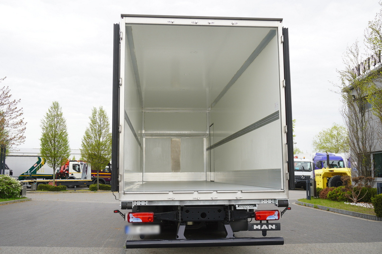 MAN New MAN TGX 26.400 / New Isotherm Plandex 23 Pallets / Warranty - Furgonas sunkvežimis: foto 4 MAN New MAN TGX 26.400 / New Isotherm Plandex 23 Pallets / Warranty - Furgonas sunkvežimis: foto 4