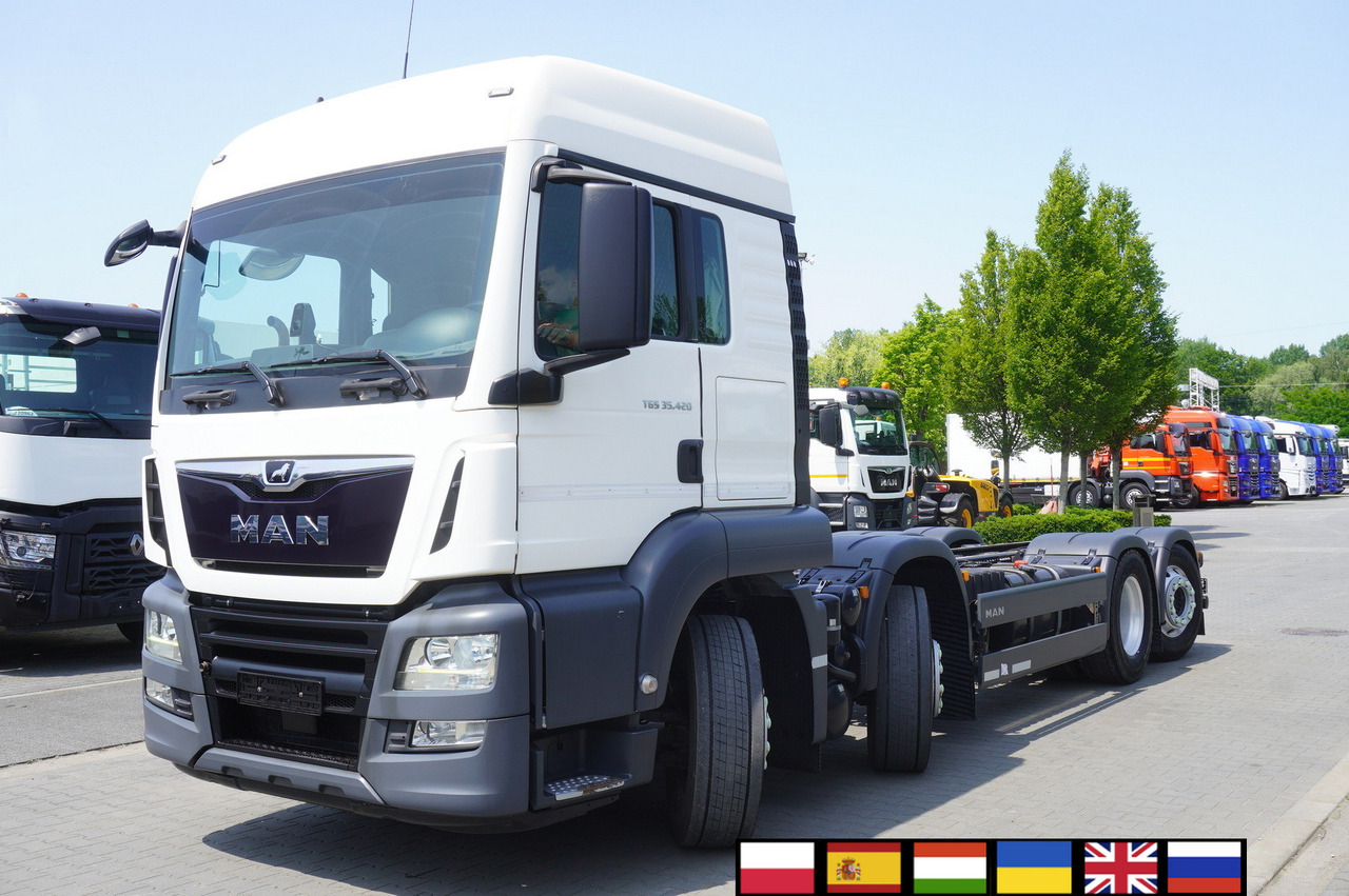 MAN TGS 35.420 8x2 / Chassis 6.4 m / 3 steered axles - Važiuoklės sunkvežimis: foto 1 MAN TGS 35.420 8x2 / Chassis 6.4 m / 3 steered axles - Važiuoklės sunkvežimis: foto 1