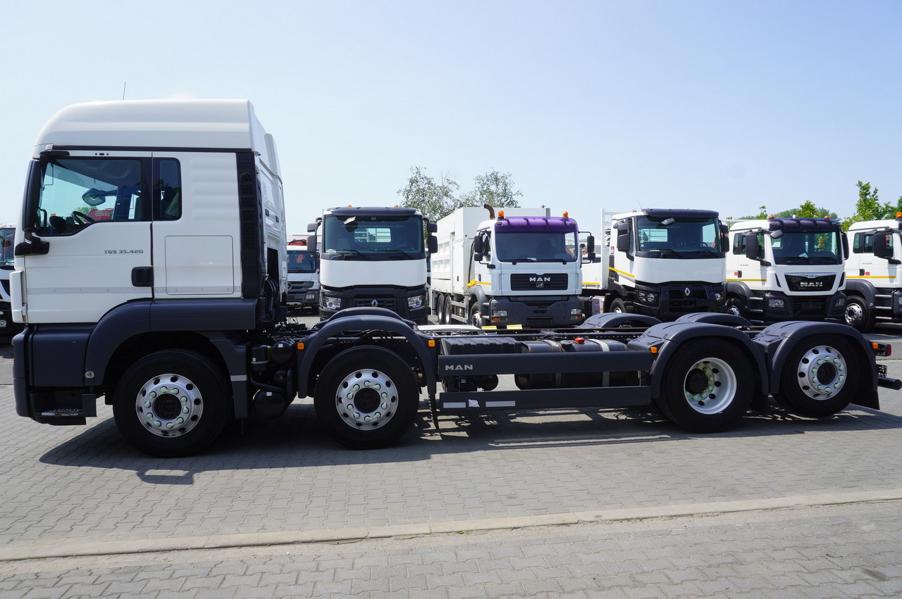 MAN TGS 35.420 8x2 / Chassis 6.4 m / 3 steered axles - Sunkvežimis su kranu: foto 3 MAN TGS 35.420 8x2 / Chassis 6.4 m / 3 steered axles - Sunkvežimis su kranu: foto 3