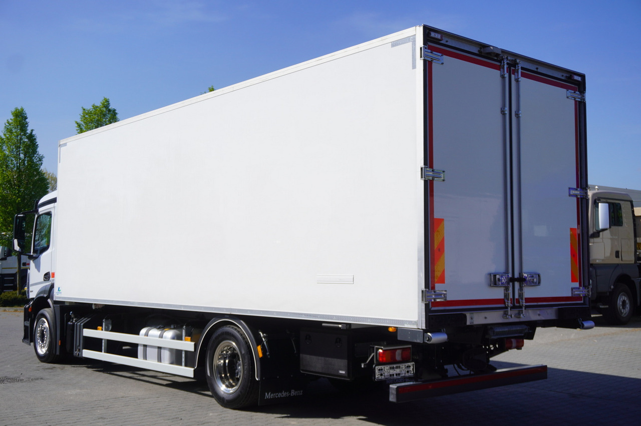 MERCEDES-BENZ Actros 1824 MP5 / GVM 18T / 8T load / 100,000 km! / 2022 / 19 EPAL - Refrižeratorius sunkvežimis: foto 4 MERCEDES-BENZ Actros 1824 MP5 / GVM 18T / 8T load / 100,000 km! / 2022 / 19 EPAL - Refrižeratorius sunkvežimis: foto 4