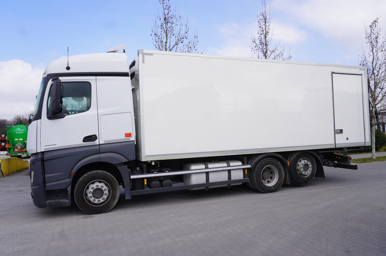 MERCEDES-BENZ Actros 2542 / GIGA cabin / Thermoking 1000R - Refrižeratorius sunkvežimis: foto 2 MERCEDES-BENZ Actros 2542 / GIGA cabin / Thermoking 1000R - Refrižeratorius sunkvežimis: foto 2