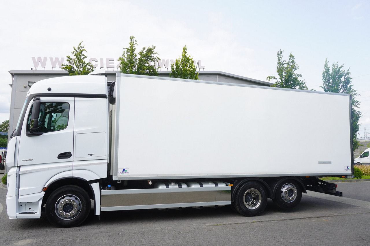 MERCEDES-BENZ Actros 2543 / Lecapitaine Refrigerator Multitemperature / Carrier Supra 950 MT - Refrižeratorius sunkvežimis: foto 2 MERCEDES-BENZ Actros 2543 / Lecapitaine Refrigerator Multitemperature / Carrier Supra 950 MT - Refrižeratorius sunkvežimis: foto 2