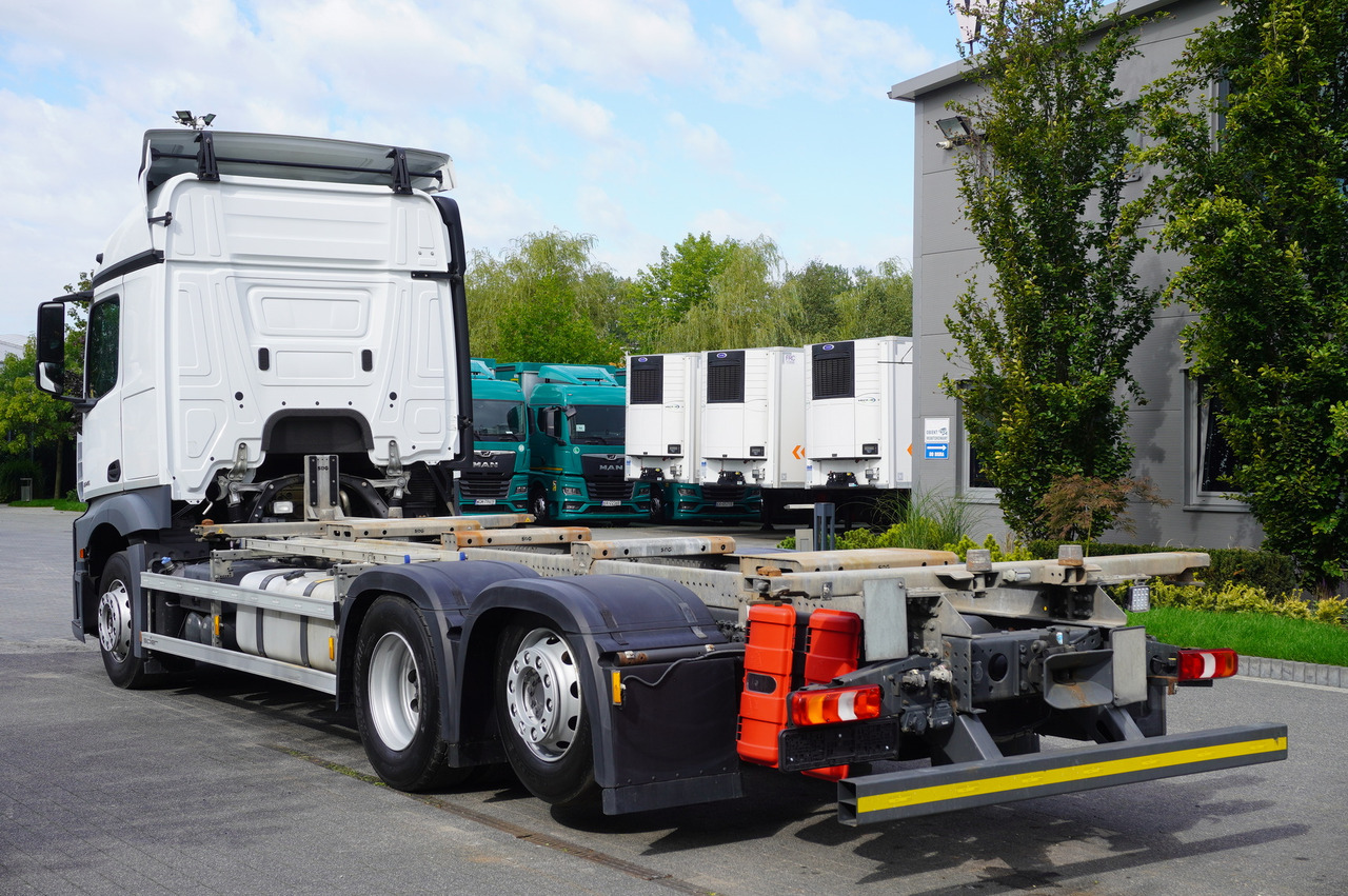 MERCEDES-BENZ Actros 2545 6×2 MP5 / Full ADR / 2 units - Konteineris-vežimus/ Sukeisti kūną sunkvežimis: foto 4 MERCEDES-BENZ Actros 2545 6×2 MP5 / Full ADR / 2 units - Konteineris-vežimus/ Sukeisti kūną sunkvežimis: foto 4