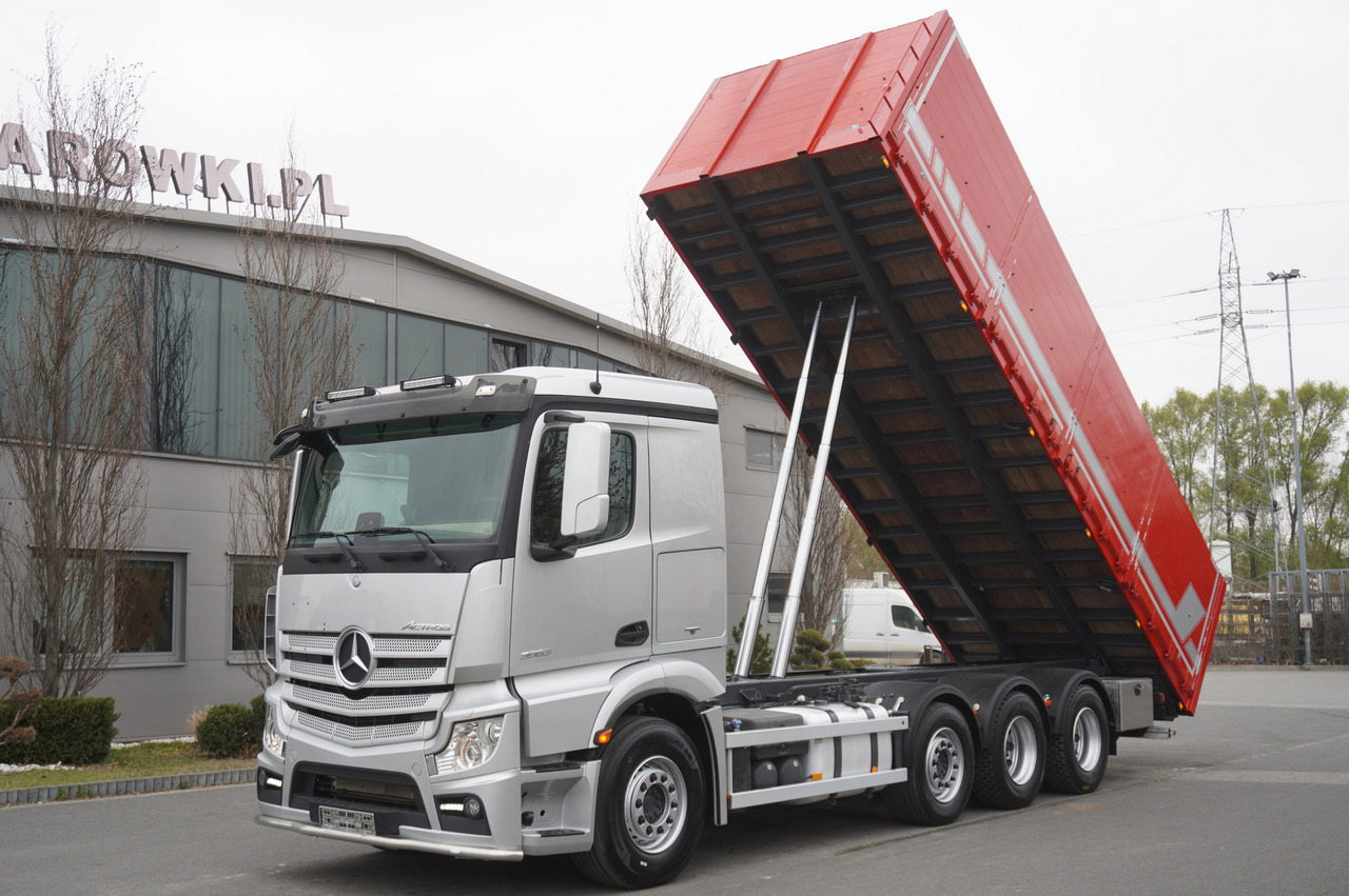 MERCEDES-BENZ Actros 3563 8x4 / Tipper for grain 20 t load capacity - Platforminis/ Bortinis sunkvežimis: foto 1 MERCEDES-BENZ Actros 3563 8x4 / Tipper for grain 20 t load capacity - Platforminis/ Bortinis sunkvežimis: foto 1