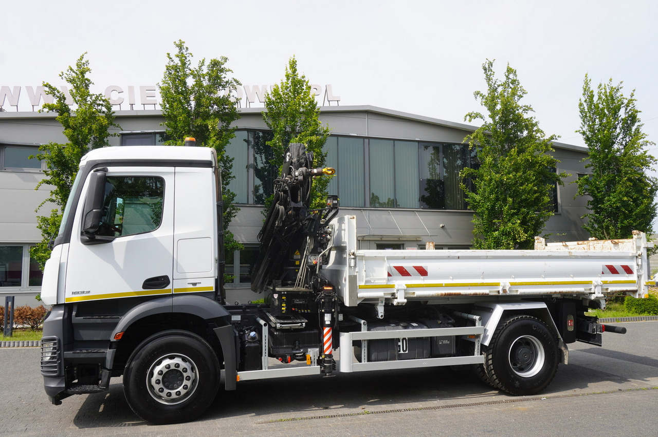 MERCEDES-BENZ Arocs 1833 / 87,000 km!!! / Hds HIAB X-DUO 128 B-2 / three-sided tipper - Platforminis/ Bortinis sunkvežimis, Sunkvežimis su kranu: foto 5 MERCEDES-BENZ Arocs 1833 / 87,000 km!!! / Hds HIAB X-DUO 128 B-2 / three-sided tipper - Platforminis/ Bortinis sunkvežimis, Sunkvežimis su kranu: foto 5