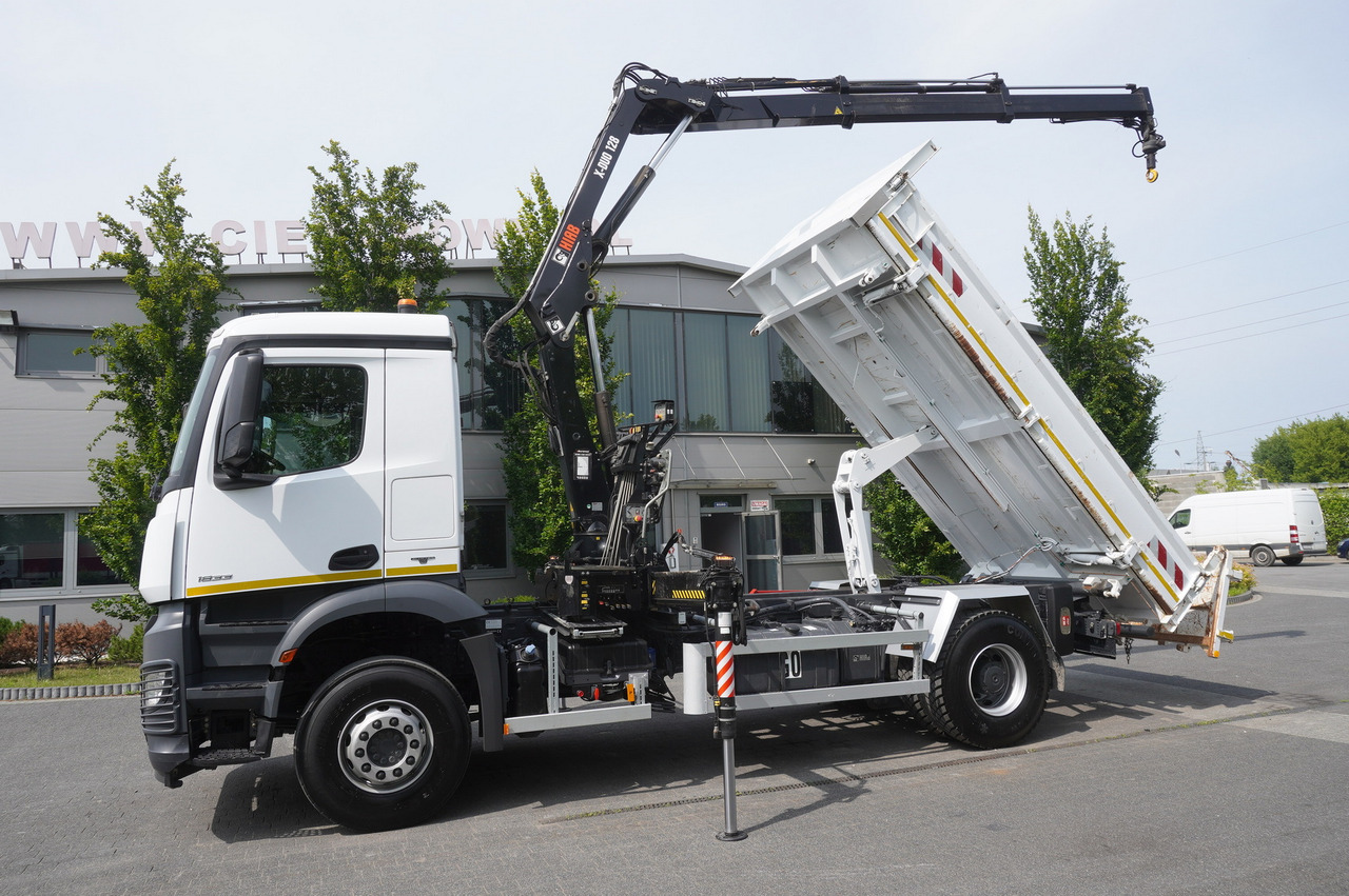 MERCEDES-BENZ Arocs 1833 / 87,000 km!!! / Hds HIAB X-DUO 128 B-2 / three-sided tipper - Platforminis/ Bortinis sunkvežimis, Sunkvežimis su kranu: foto 4 MERCEDES-BENZ Arocs 1833 / 87,000 km!!! / Hds HIAB X-DUO 128 B-2 / three-sided tipper - Platforminis/ Bortinis sunkvežimis, Sunkvežimis su kranu: foto 4