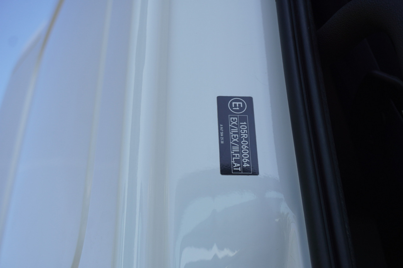 MERCEDES-BENZ Atego 1223 / Lamberet Refrigerator / Full ADR / Sleeper cab / 175 tho. km - Refrižeratorius sunkvežimis: foto 3 MERCEDES-BENZ Atego 1223 / Lamberet Refrigerator / Full ADR / Sleeper cab / 175 tho. km - Refrižeratorius sunkvežimis: foto 3