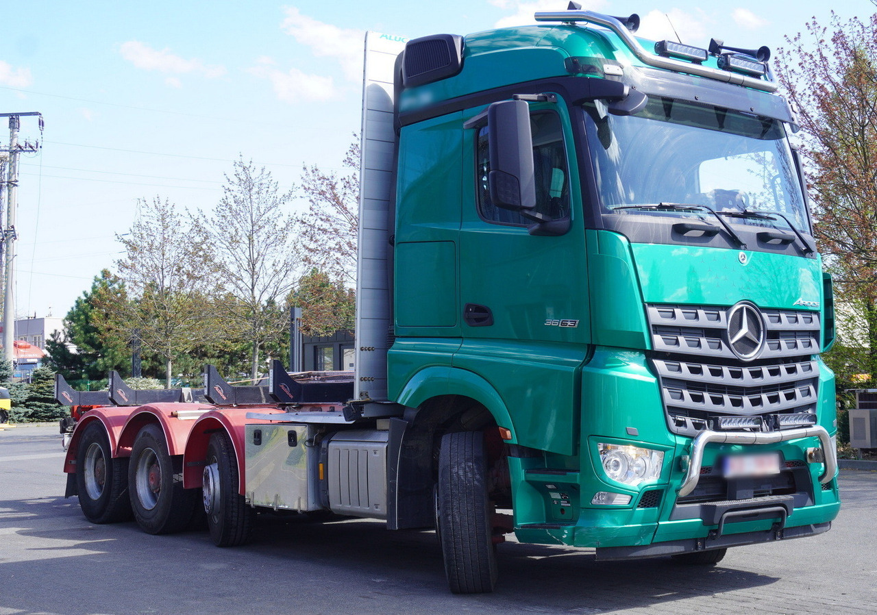Mercedes-Benz Arocs 3563 8 × 4 / 630 HP / steered axle / Logging superstructure - Sunkvežimis su kranu: foto 1 Mercedes-Benz Arocs 3563 8 × 4 / 630 HP / steered axle / Logging superstructure - Sunkvežimis su kranu: foto 1