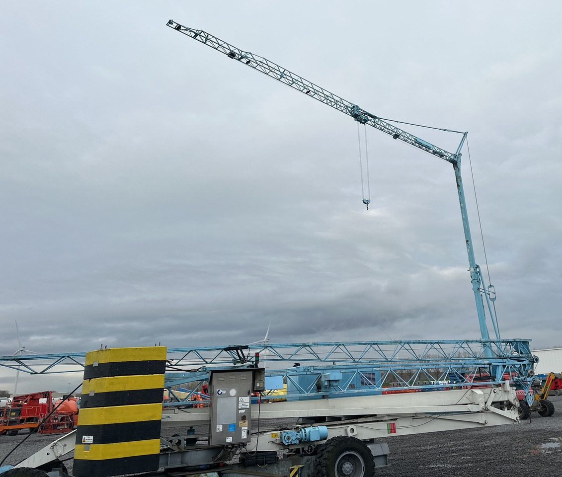 POTAIN IGO32 Tri/A Mobile self-erecting tower crane / 4400 MTH! - Bokštinis kranas: foto 3 POTAIN IGO32 Tri/A Mobile self-erecting tower crane / 4400 MTH! - Bokštinis kranas: foto 3