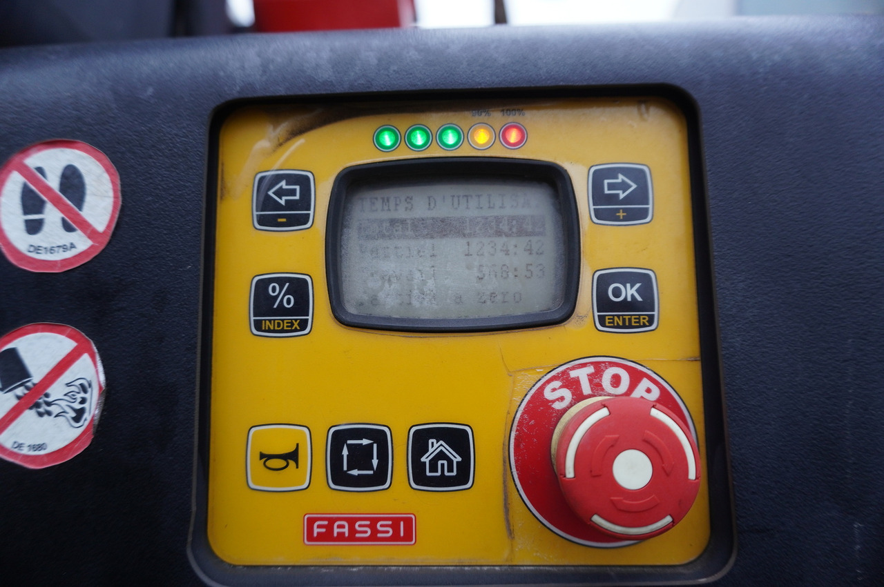 RENAULT C280 DTI 8 / FASSI crane 5.6 T / 560 MTH / range 8 m / Flatbed 15 EPAL - Platforminis/ Bortinis sunkvežimis, Sunkvežimis su kranu: foto 3 RENAULT C280 DTI 8 / FASSI crane 5.6 T / 560 MTH / range 8 m / Flatbed 15 EPAL - Platforminis/ Bortinis sunkvežimis, Sunkvežimis su kranu: foto 3