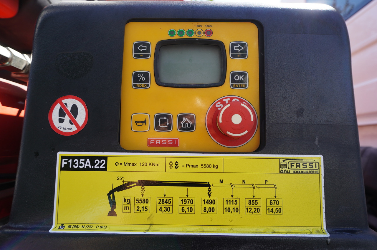 Platforminis/ Bortinis sunkvežimis, Sunkvežimis su kranu RENAULT C280 DTI 8 / FASSI crane 5.6 T / range 8 m / Flatbed 15 EPAL: foto 7