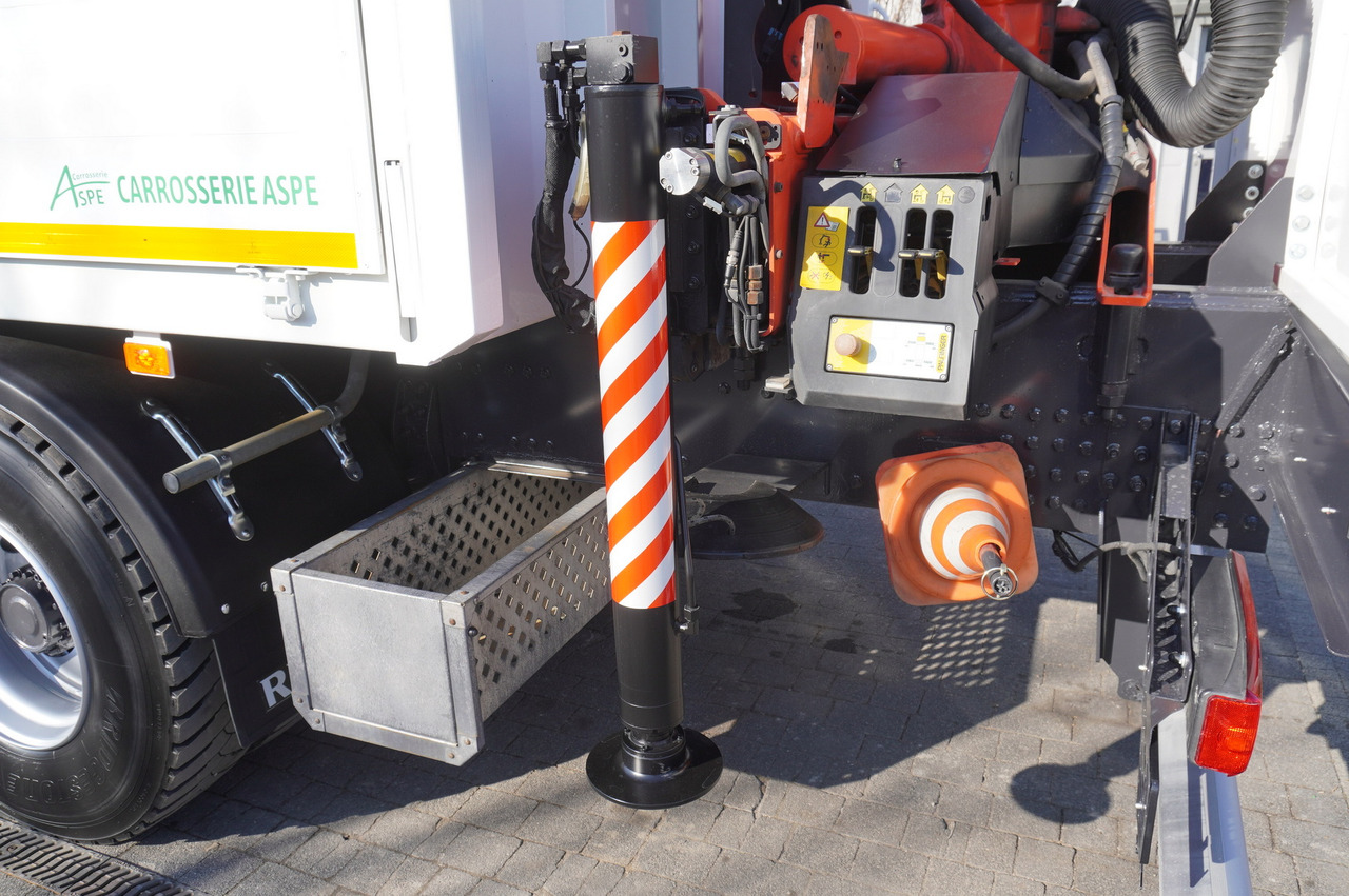 Platforminis/ Bortinis sunkvežimis, Sunkvežimis su kranu RENAULT C380 / 6x4 / HDS Palfinger PK 18002-EH 6000 kg: foto 7