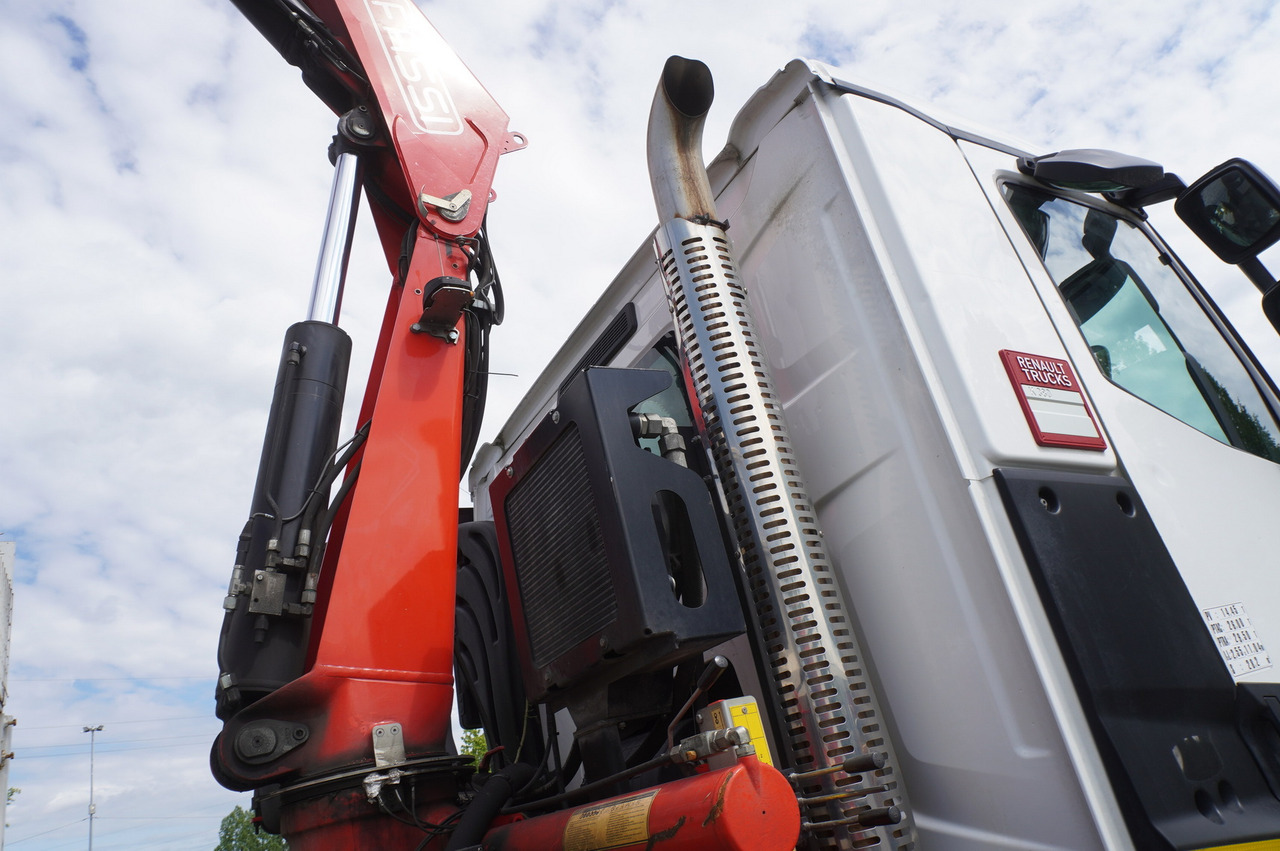 Platforminis/ Bortinis sunkvežimis, Sunkvežimis su kranu RENAULT K380 6x4 / FASSI F175 crane 7.85 t / 120 thousand km: foto 15