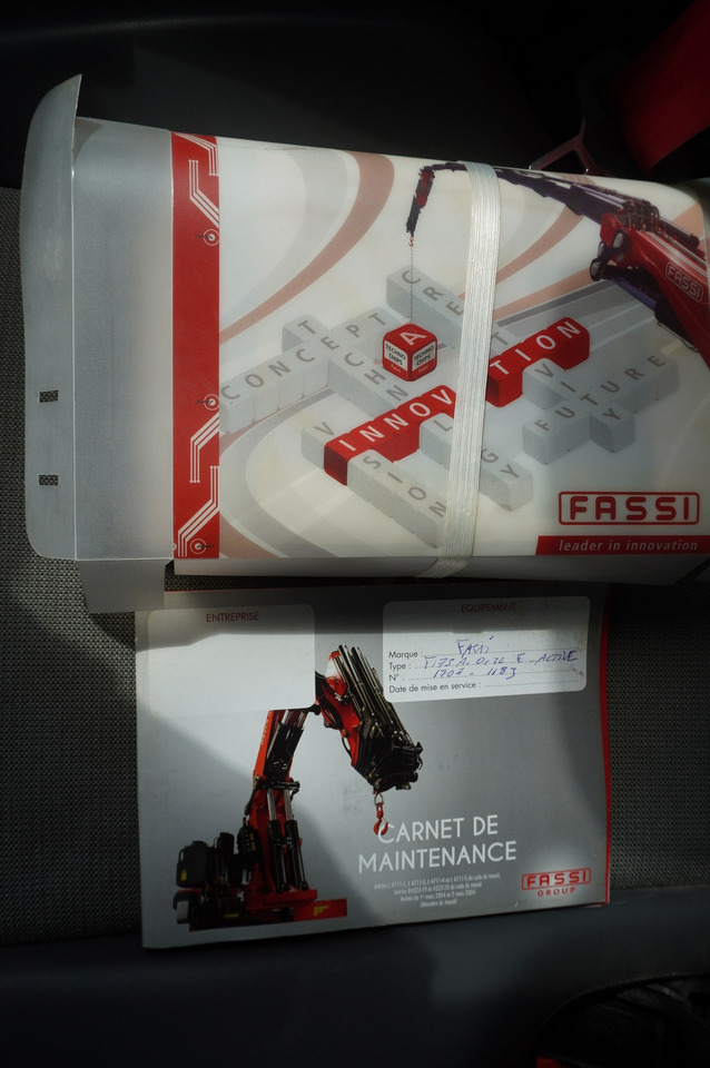 Platforminis/ Bortinis sunkvežimis, Sunkvežimis su kranu RENAULT K380 6x4 / FASSI F175 crane 7.85 t / 120 thousand km: foto 26