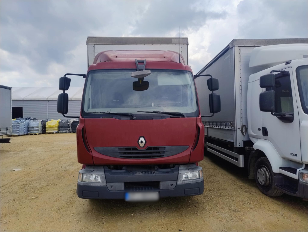 RENAULT Midlum 300 / Curtain 18 EPAL / Sleeping cab - Tentinis sunkvežimis: foto 2 RENAULT Midlum 300 / Curtain 18 EPAL / Sleeping cab - Tentinis sunkvežimis: foto 2