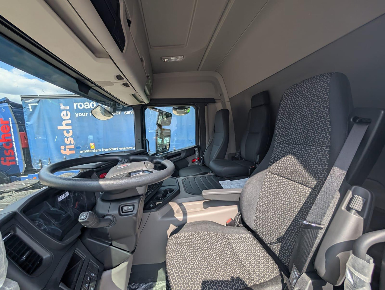 SCANIA P 340 B6x2*4NA / chassis frame / steering axle / CNG / large cab / 8 units - Šiukšliavežis: foto 5 SCANIA P 340 B6x2*4NA / chassis frame / steering axle / CNG / large cab / 8 units - Šiukšliavežis: foto 5