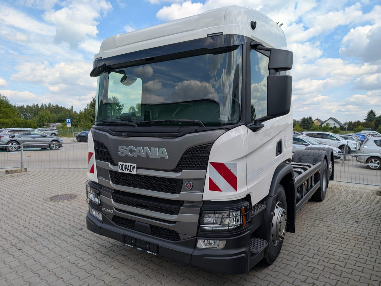 SCANIA P 340 B6x2*4NA / chassis frame / steering axle / CNG / large cab / 8 units - Šiukšliavežis: foto 2 SCANIA P 340 B6x2*4NA / chassis frame / steering axle / CNG / large cab / 8 units - Šiukšliavežis: foto 2