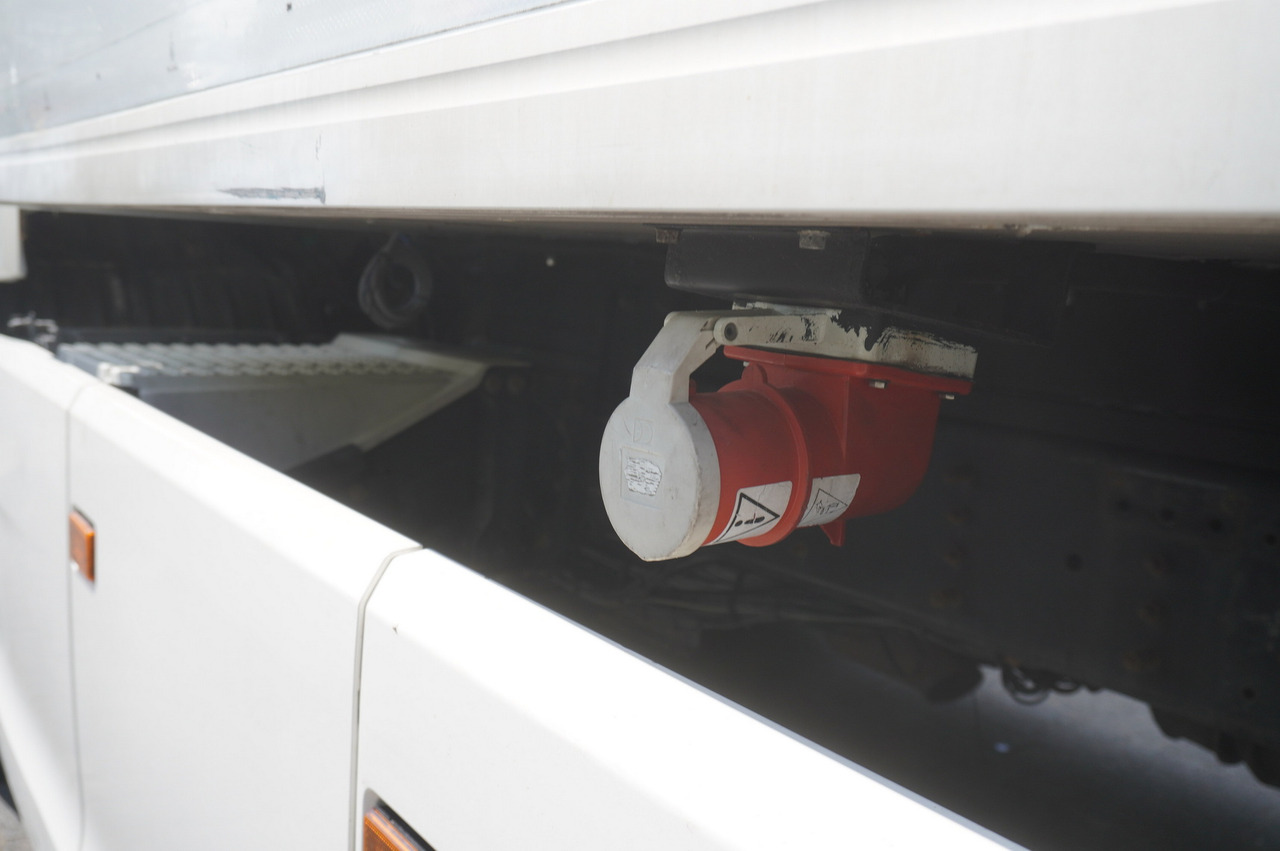 SCANIA R500 / Lecapitaine refrigerator Multitemp / Carrier Supra 950 MT / 3rd axle steered - Refrižeratorius sunkvežimis: foto 4 SCANIA R500 / Lecapitaine refrigerator Multitemp / Carrier Supra 950 MT / 3rd axle steered - Refrižeratorius sunkvežimis: foto 4