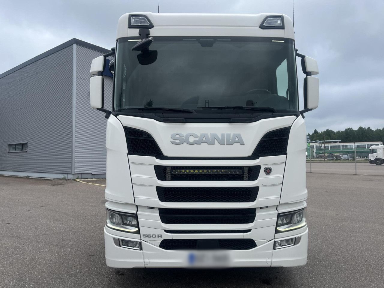 SCANIA R560 B8x4*4 / Chassis / sleeper cab / Power take-off - Sunkvežimis su kranu: foto 4 SCANIA R560 B8x4*4 / Chassis / sleeper cab / Power take-off - Sunkvežimis su kranu: foto 4