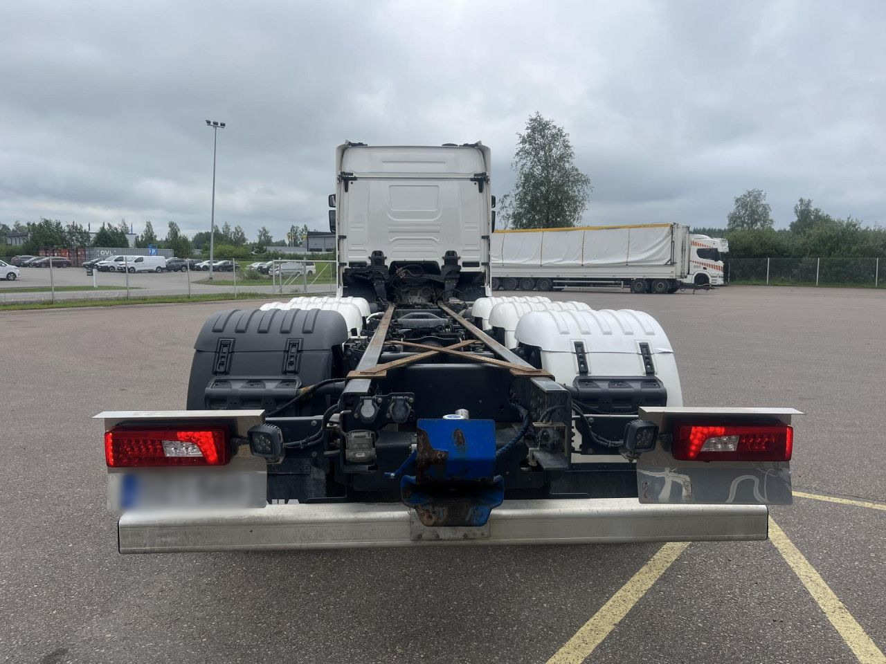 SCANIA R560 B8x4*4 / Chassis / sleeper cab / Power take-off - Sunkvežimis su kranu: foto 5 SCANIA R560 B8x4*4 / Chassis / sleeper cab / Power take-off - Sunkvežimis su kranu: foto 5