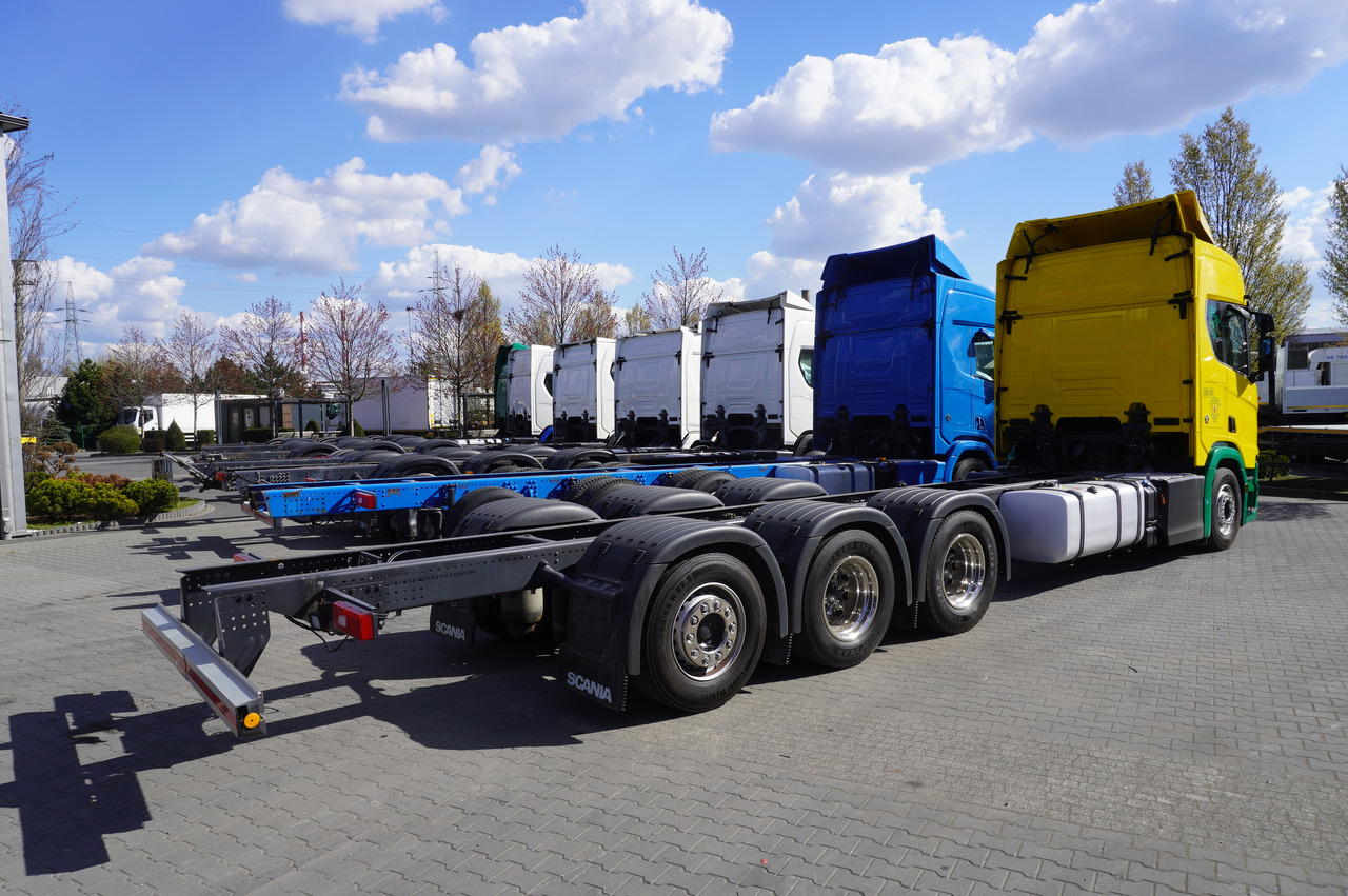 SCANIA R650 V8 / 650 HP/ frame 8.8 m / steered 4th axis / 20 units - Sunkvežimis su kranu: foto 2 SCANIA R650 V8 / 650 HP/ frame 8.8 m / steered 4th axis / 20 units - Sunkvežimis su kranu: foto 2