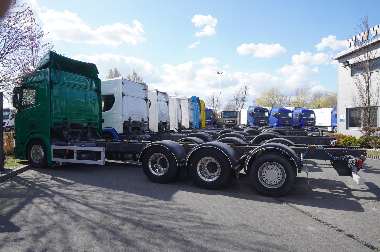 SCANIA R650 V8 / 650 HP/ frame 8.8 m / steered 4th axis / 20 units - Sunkvežimis su kranu: foto 3 SCANIA R650 V8 / 650 HP/ frame 8.8 m / steered 4th axis / 20 units - Sunkvežimis su kranu: foto 3