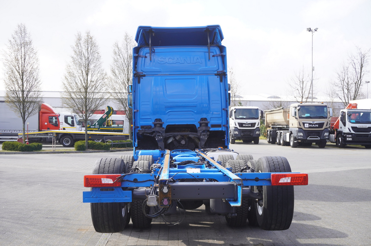 SCANIA R650 V8 / 650 HP/ frame 8.8 m / steered 4th axle - Važiuoklės sunkvežimis: foto 3 SCANIA R650 V8 / 650 HP/ frame 8.8 m / steered 4th axle - Važiuoklės sunkvežimis: foto 3