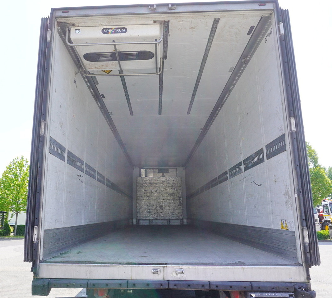 SCHMITZ refrigerated semi-trailer / Thermoking SLX E Spectrum 250 / Multitemperature - Refrižeratorius puspriekabė: foto 3 SCHMITZ refrigerated semi-trailer / Thermoking SLX E Spectrum 250 / Multitemperature - Refrižeratorius puspriekabė: foto 3