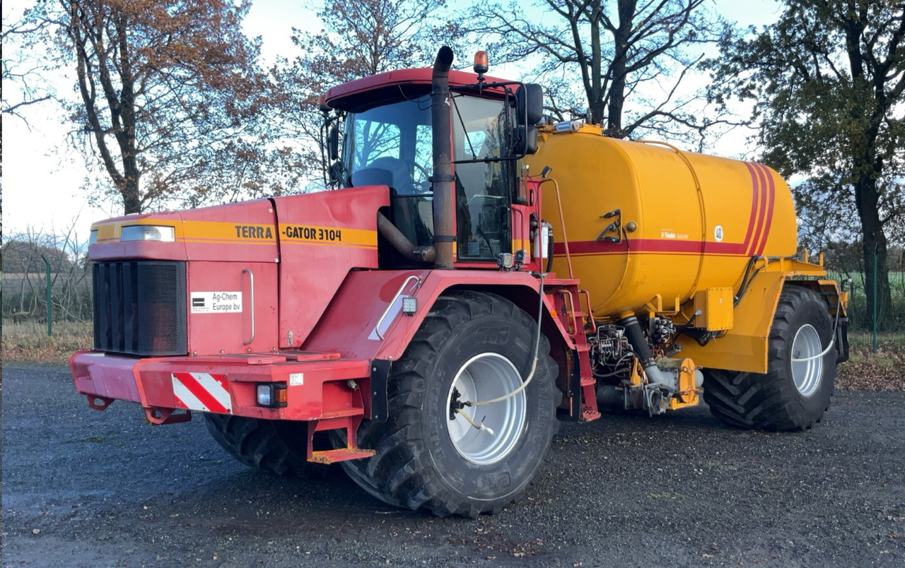 TERRA-GATOR TG 3104 Self-propelled liquid manure spreader - Mėšlo kratytuvas: foto 1 TERRA-GATOR TG 3104 Self-propelled liquid manure spreader - Mėšlo kratytuvas: foto 1