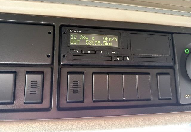 VOLVO FM 460 6X2*4 / HIAB ULT21S61 hooklift / 50 tho. km! / 2022 - Hook-lift sunkvežimis: foto 2 VOLVO FM 460 6X2*4 / HIAB ULT21S61 hooklift / 50 tho. km! / 2022 - Hook-lift sunkvežimis: foto 2