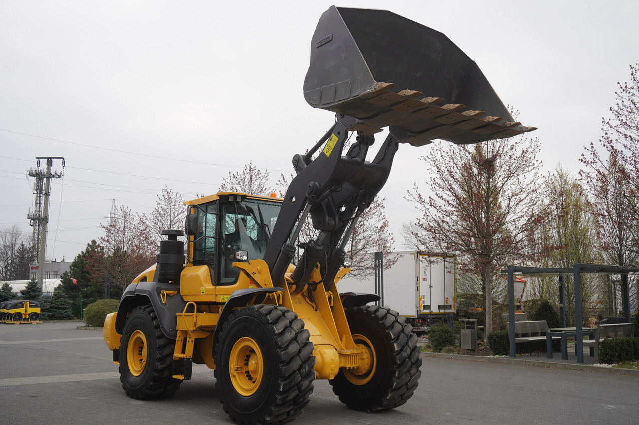 VOLVO L120H - Ratinis krautuvas: foto 4 VOLVO L120H - Ratinis krautuvas: foto 4