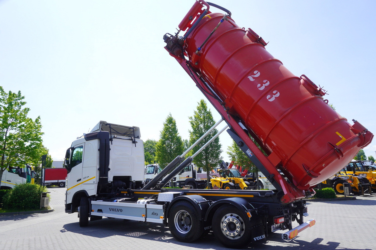 VOLVO Volvo FH 500 / Septic barrel 13000 l / Hook lift 21 t / 2022 / 3rd axle steered / 2 units - Srutovežis: foto 4 VOLVO Volvo FH 500 / Septic barrel 13000 l / Hook lift 21 t / 2022 / 3rd axle steered / 2 units - Srutovežis: foto 4