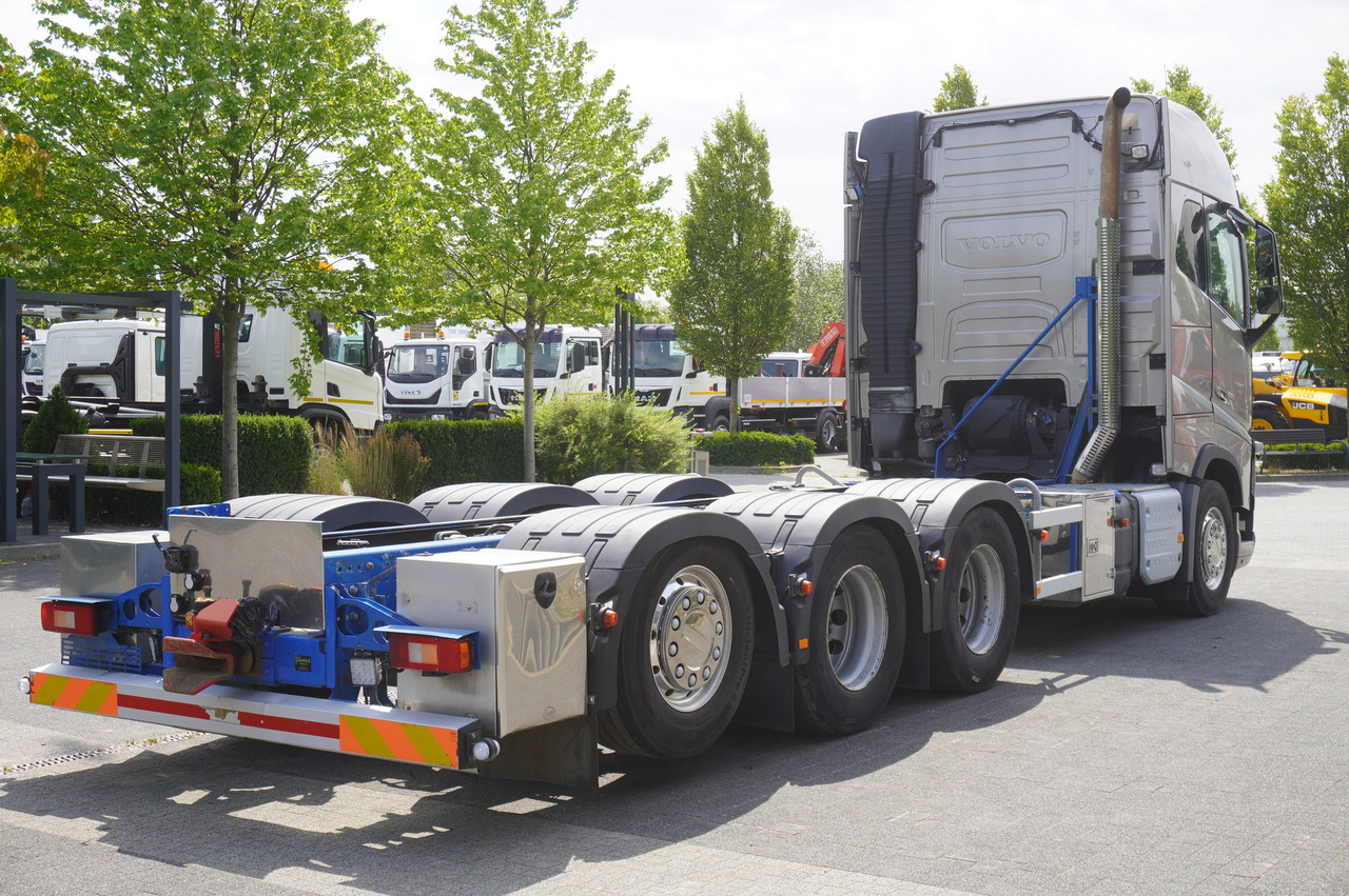 VOLVO Volvo FH16 750 8x4x4 / 750 HP! / Frame 685 cm / Steered 4th axle - Sunkvežimis su kranu: foto 5 VOLVO Volvo FH16 750 8x4x4 / 750 HP! / Frame 685 cm / Steered 4th axle - Sunkvežimis su kranu: foto 5