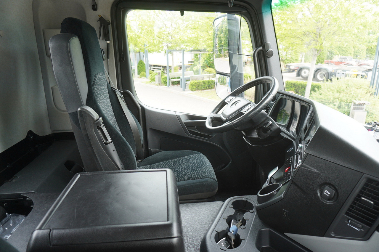 Vilkikas Mercedes-Benz Actros 1845 4x2 / Jost 5th wheel / 11.1 t load capacity: foto 25