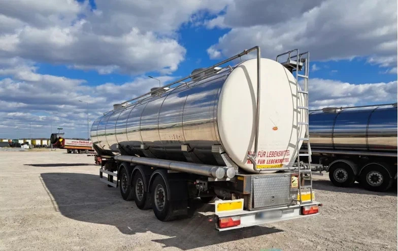 WIELTON NS3D 36 t food cistern / 3 chambers - Puspriekabė cisterna: foto 4 WIELTON NS3D 36 t food cistern / 3 chambers - Puspriekabė cisterna: foto 4
