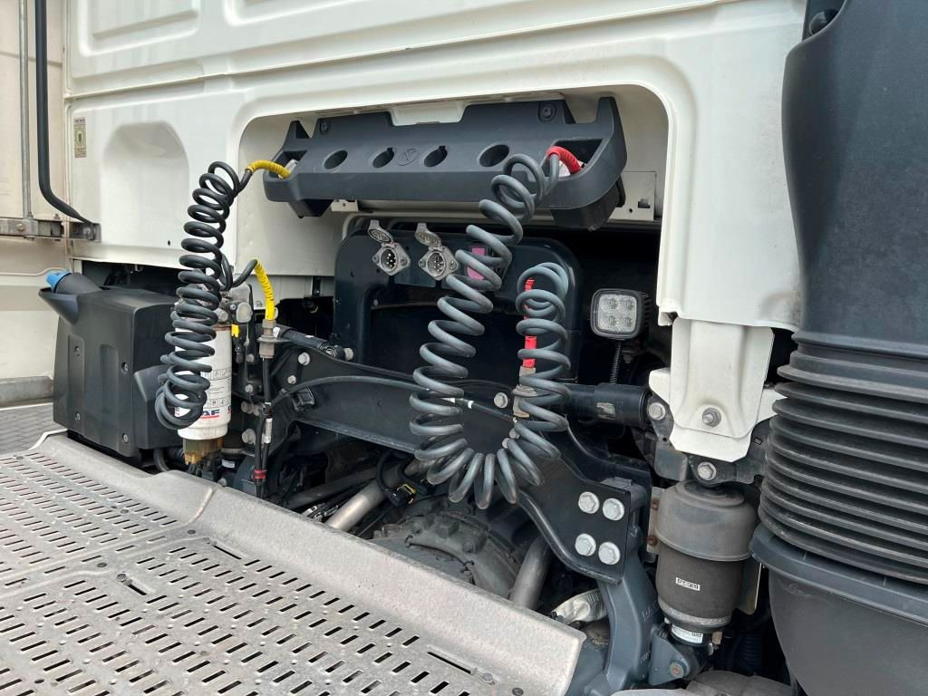 DAF XF 480 FT SSC Intarder Standklima 2x Tank 1185 L - Vilkikas: foto 5 DAF XF 480 FT SSC Intarder Standklima 2x Tank 1185 L - Vilkikas: foto 5