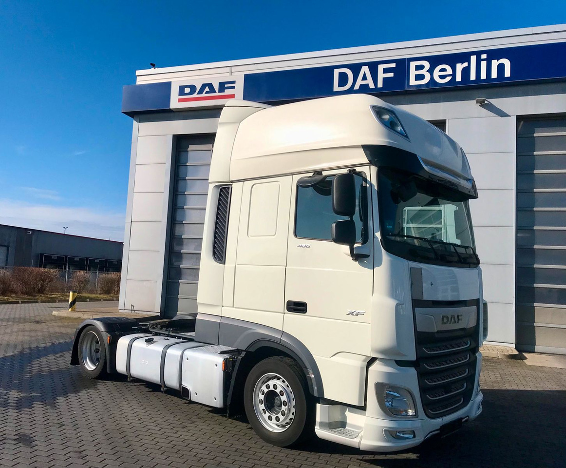 DAF XF 480 FT SSC Low Deck Standklima MX-EngineBrake - Vilkikas: foto 1 DAF XF 480 FT SSC Low Deck Standklima MX-EngineBrake - Vilkikas: foto 1