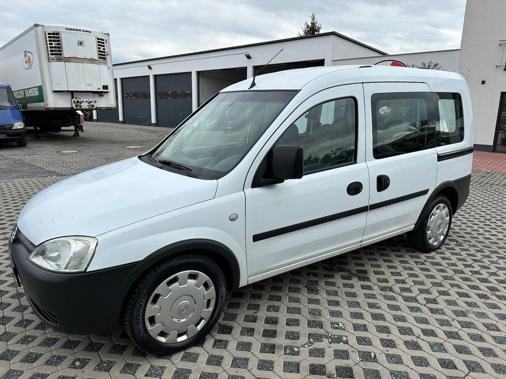 Opel Combo 1.4 TWINPORT ECOTEC Arizona - Keleivinis furgonas: foto 5 Opel Combo 1.4 TWINPORT ECOTEC Arizona - Keleivinis furgonas: foto 5