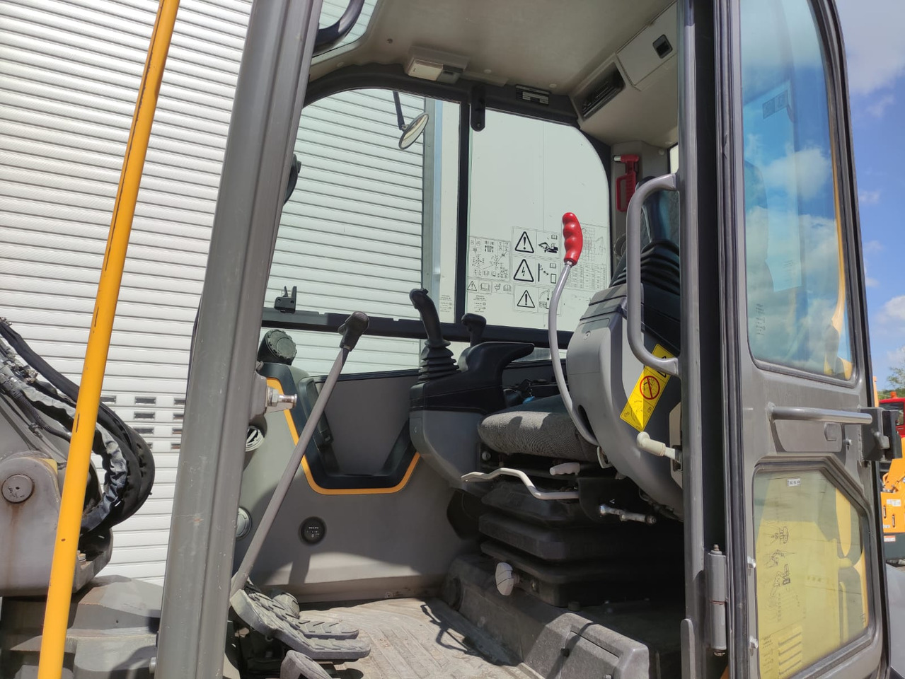 VOLVO ECR88D - Vikšrinis ekskavatorius: foto 5 VOLVO ECR88D - Vikšrinis ekskavatorius: foto 5