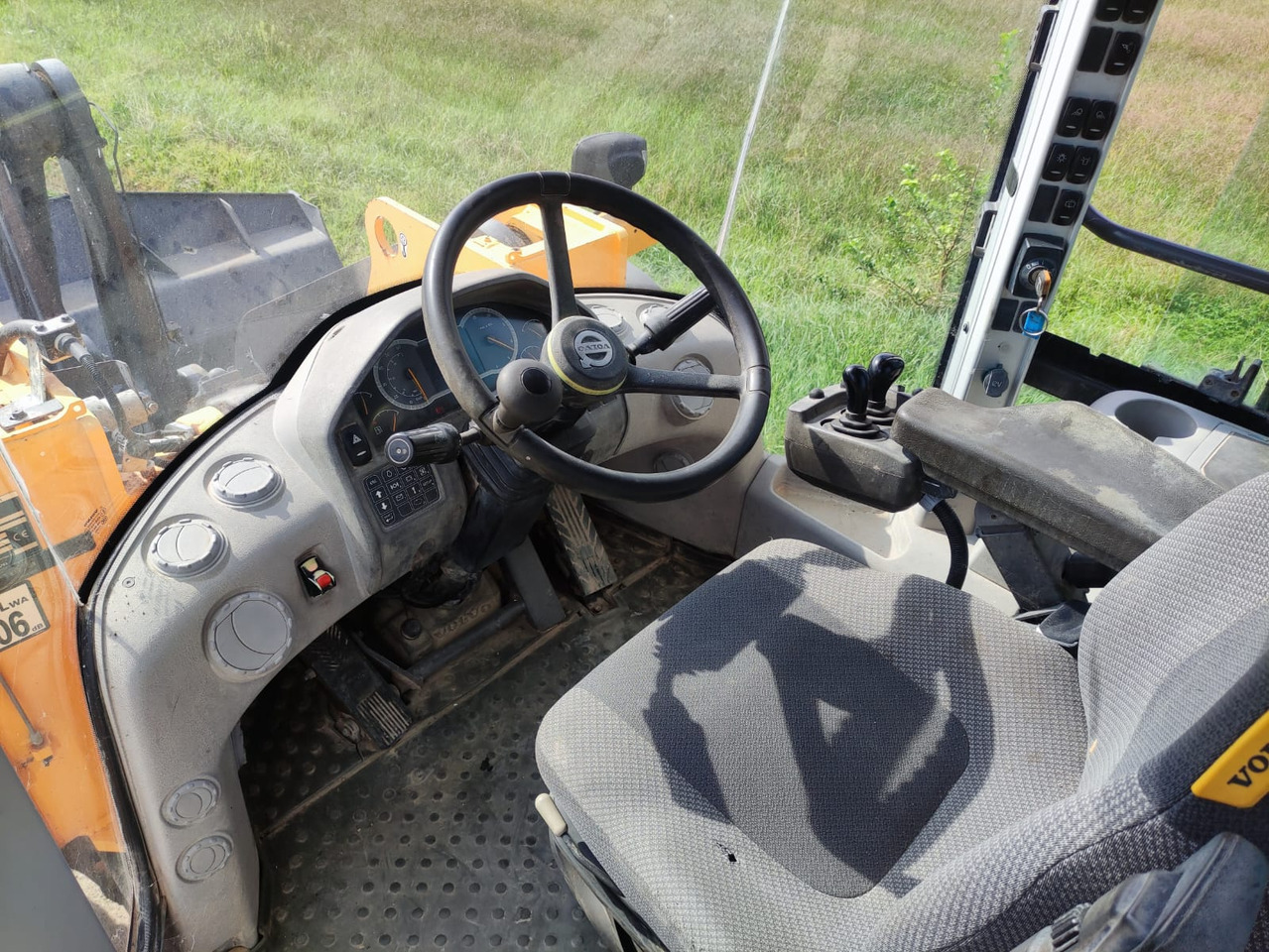 VOLVO L110H - Ratinis krautuvas: foto 5 VOLVO L110H - Ratinis krautuvas: foto 5