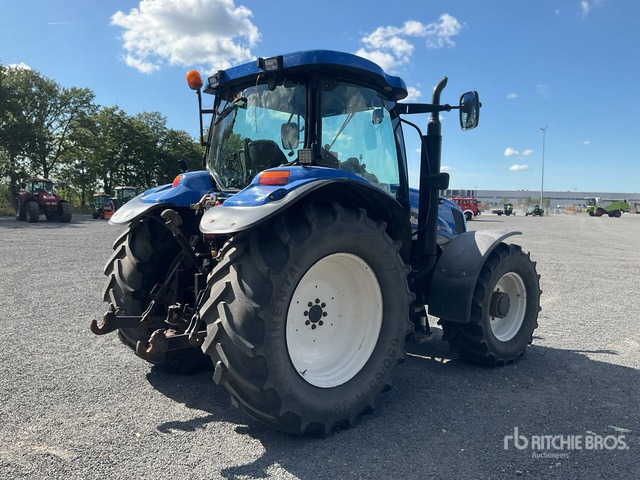 2004 New Holland TS135 A 4WD Tractor - Traktorius: foto 4 2004 New Holland TS135 A 4WD Tractor - Traktorius: foto 4