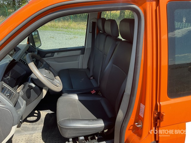 2019 Volkswagen T6 Transporter 4x2 Crew Cab Flatbed Truck - Platforminis/ Bortinis sunkvežimis: foto 5 2019 Volkswagen T6 Transporter 4x2 Crew Cab Flatbed Truck - Platforminis/ Bortinis sunkvežimis: foto 5