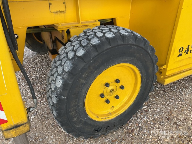 2000 Liftlux SL205-25D 4x4 4WDS/P Scissor Lift - Žirklinis keltuvas: foto 4 2000 Liftlux SL205-25D 4x4 4WDS/P Scissor Lift - Žirklinis keltuvas: foto 4