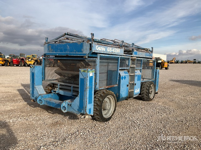 2001 Genie GS4390RT 4x4 Diesel Scissor Lift - Žirklinis keltuvas: foto 1 2001 Genie GS4390RT 4x4 Diesel Scissor Lift - Žirklinis keltuvas: foto 1